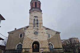 Разград - църква "Св. Николай Мирликийски Чудотворец" – света литургия