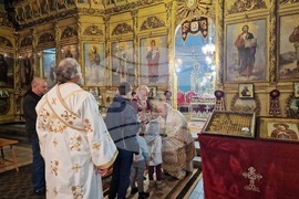 Разград - църква "Св. Николай Мирликийски Чудотворец" – света литургия