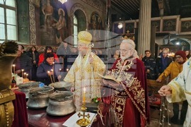 Разград - църква "Св. Николай Мирликийски Чудотворец" – света литургия