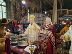 Разград - църква "Св. Николай Мирликийски Чудотворец" – света литургия