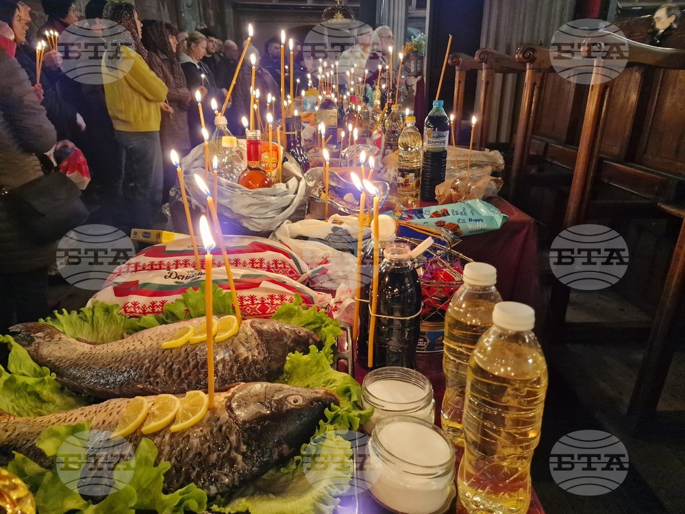 Разград - църква "Св. Николай Мирликийски Чудотворец" – света литургия