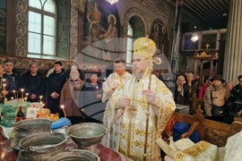 Разград - църква "Св. Николай Мирликийски Чудотворец" – света литургия