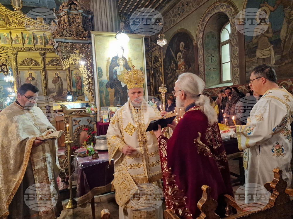 Разград - църква "Св. Николай Мирликийски Чудотворец" – света литургия