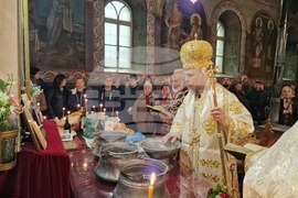 Разград - църква "Св. Николай Мирликийски Чудотворец" – света литургия