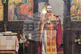 Плевен - църква "Свети Николай" - литургия