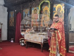 Плевен - църква "Свети Николай" - литургия