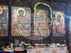 Плевен - църква "Свети Николай" - литургия