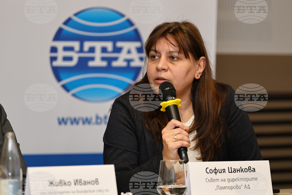 Информацията от българските курорти да не се възприема от медиите като реклама, а като добри новини, призова изп. директор на „Пампорово“ АД София Цанкова на форум на БТА в курорта