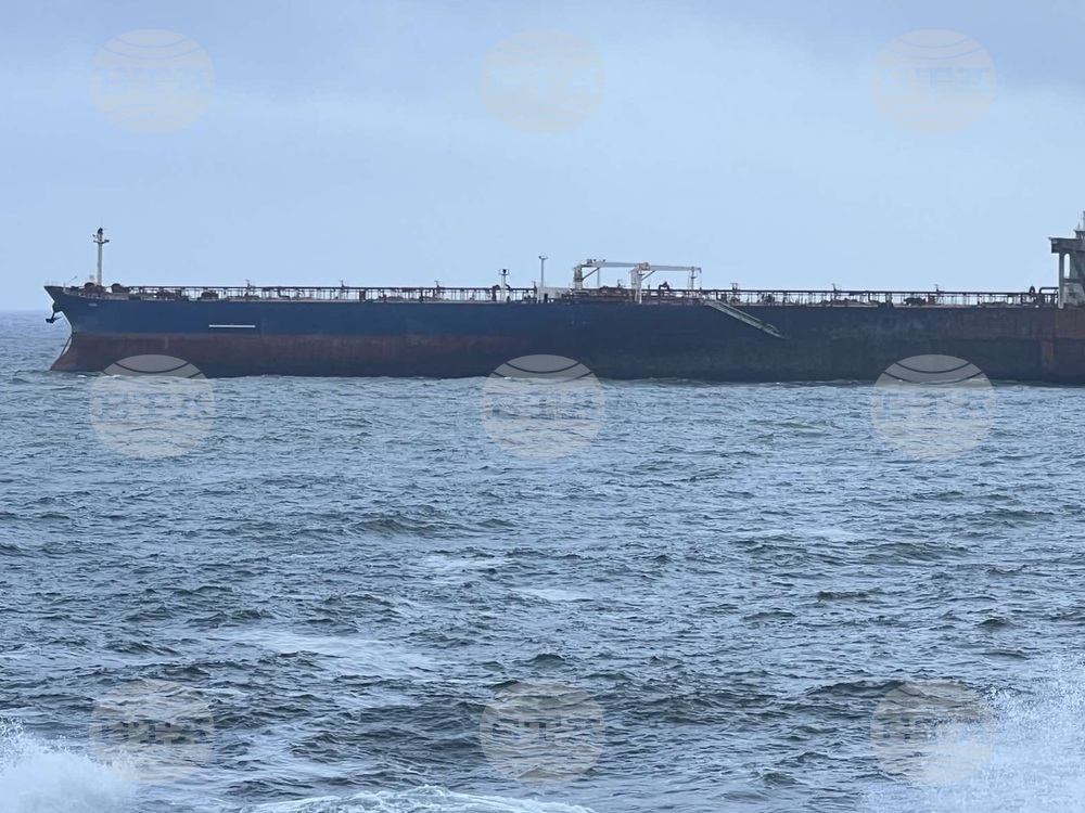 Rescue Effort Gears Up for Grounded Tanker off Ahtopol