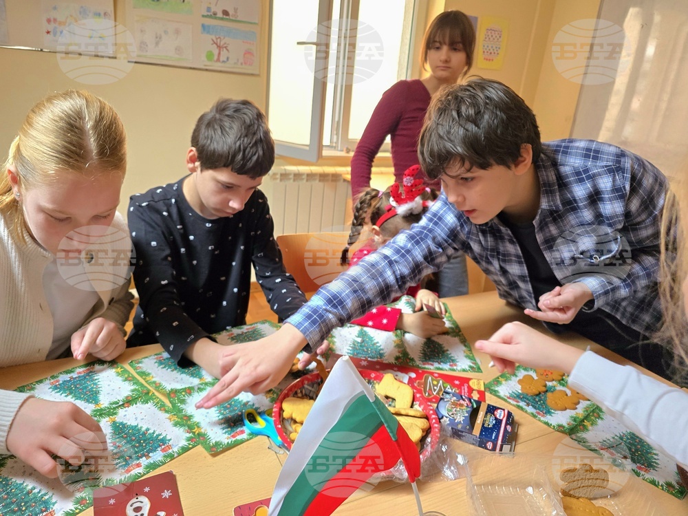 Сърбия - Българско неделно училище “ Любен Каравелов” - деца - работилници за изготвяне на подаръци и украса