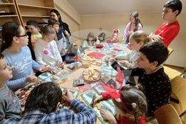 Сърбия - Българско неделно училище “ Любен Каравелов” - деца - работилници за изготвяне на подаръци и украса