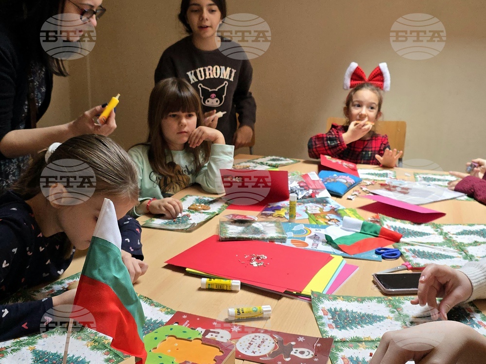 Сърбия - Българско неделно училище “ Любен Каравелов” - деца - работилници за изготвяне на подаръци и украса