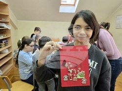 Сърбия - Българско неделно училище “ Любен Каравелов” - деца - работилници за изготвяне на подаръци и украса