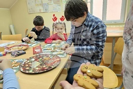 Сърбия - Българско неделно училище “ Любен Каравелов” - деца - работилници за изготвяне на подаръци и украса