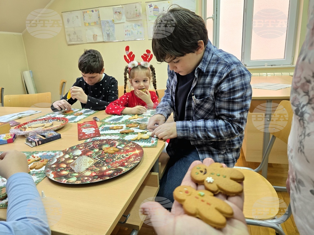 Сърбия - Българско неделно училище “ Любен Каравелов” - деца - работилници за изготвяне на подаръци и украса