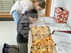 Сърбия - Българско неделно училище “ Любен Каравелов” - деца - работилници за изготвяне на подаръци и украса