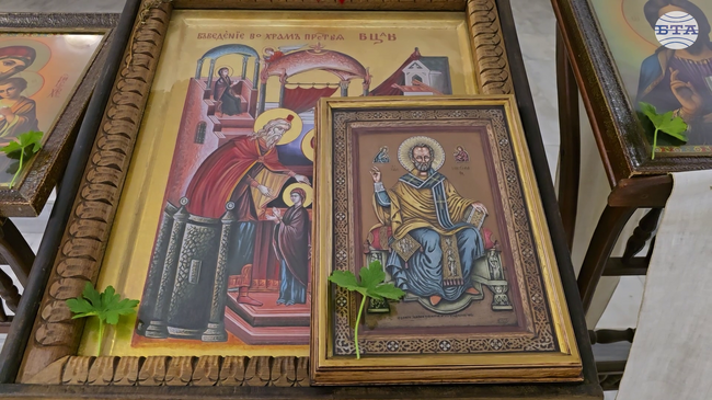 Колкото са многобройни звездите на небето, толкова са и чудесата, които свети Николай е извършил, каза отец Михаил Ковачев в Ловеч