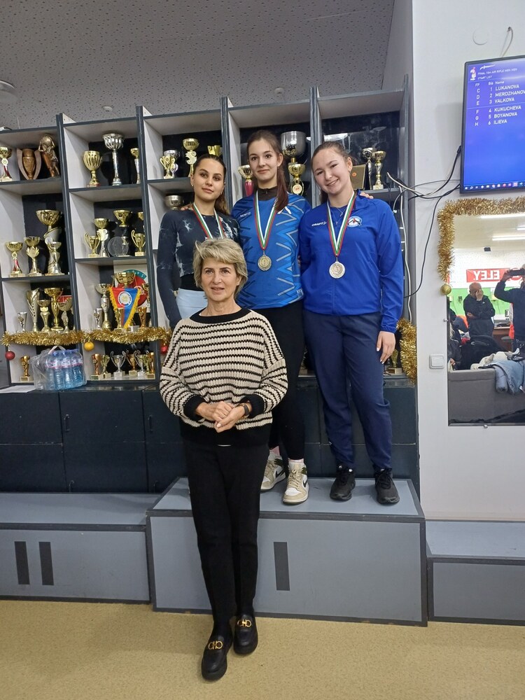 Председателят на БОК Весела Лечева поздрави Спортно училище „Никола Симов“ в Търговище