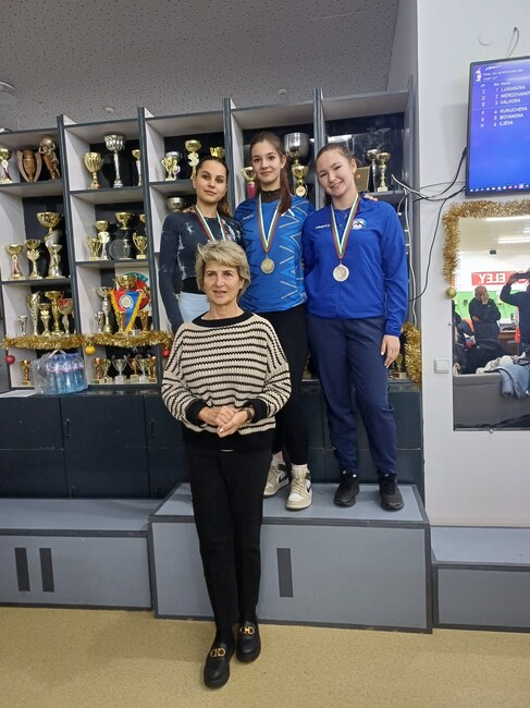 Председателят на БОК Весела Лечева поздрави Спортно училище „Никола Симов“ в Търговище