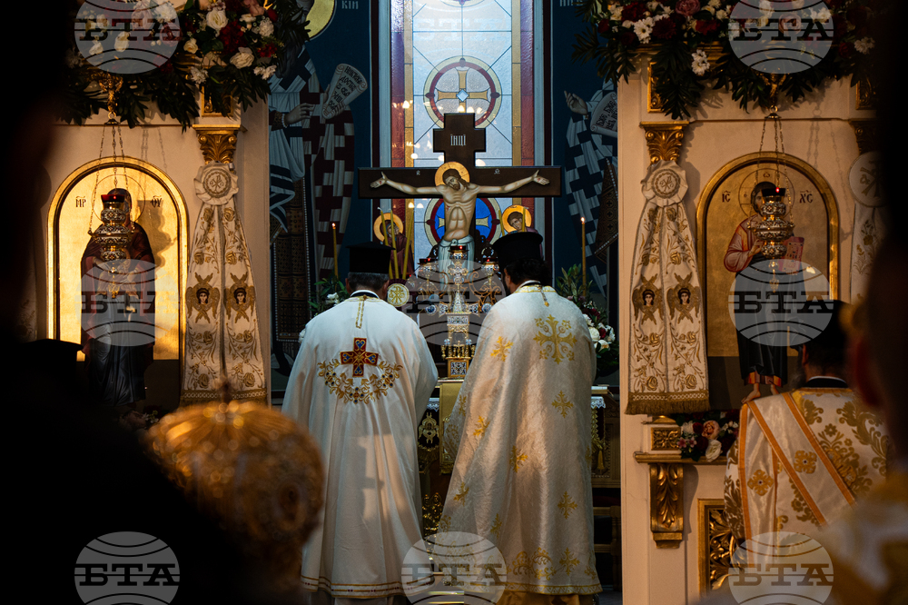 Пловдив - Никулден - храм „Св. Николай Чудотворец" - Пловдивски митрополит Николай - литургия
