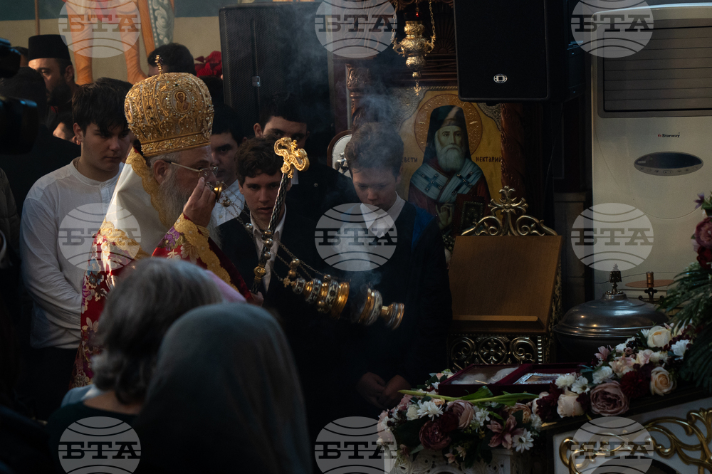 Пловдив - Никулден - храм „Св. Николай Чудотворец" - Пловдивски митрополит Николай - литургия