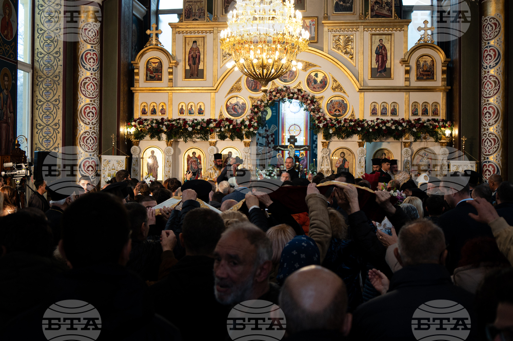 Пловдив - Никулден - храм „Св. Николай Чудотворец" - Пловдивски митрополит Николай - литургия