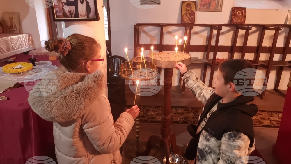 Село Мандра - храм „Света Неделя“ - блоготворителен базар