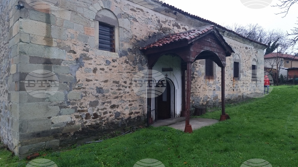 Село Мандра - храм „Света Неделя“ - блоготворителен базар