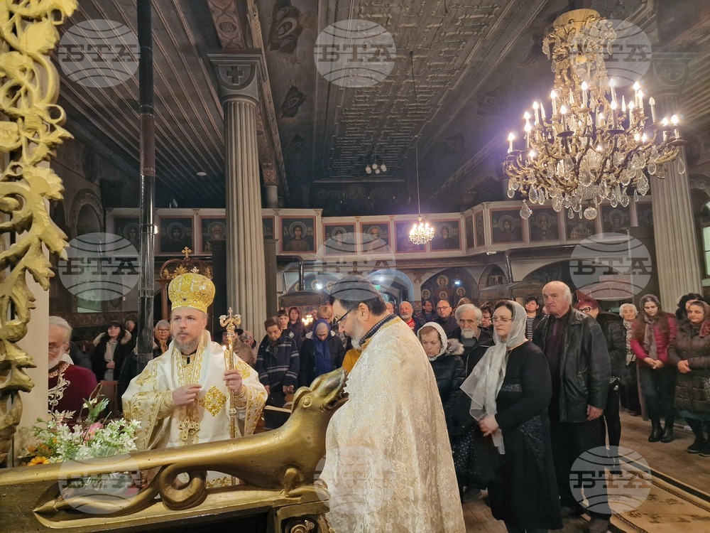 Разград - „Св. Николай Мирликийски Чудотворец“ - света литургия