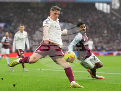 CORRECTION Britain Premier League Soccer