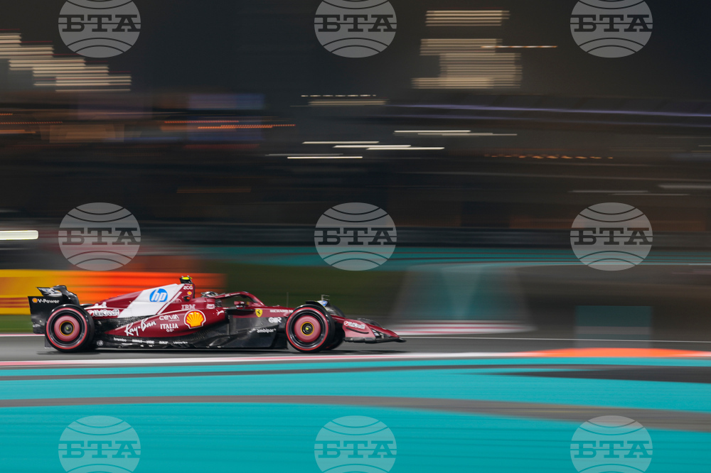 Abu Dhabi F1 GP Auto Racing