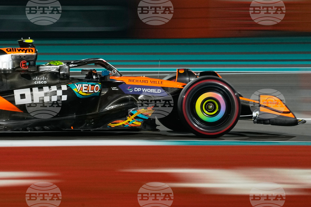 Abu Dhabi F1 GP Auto Racing