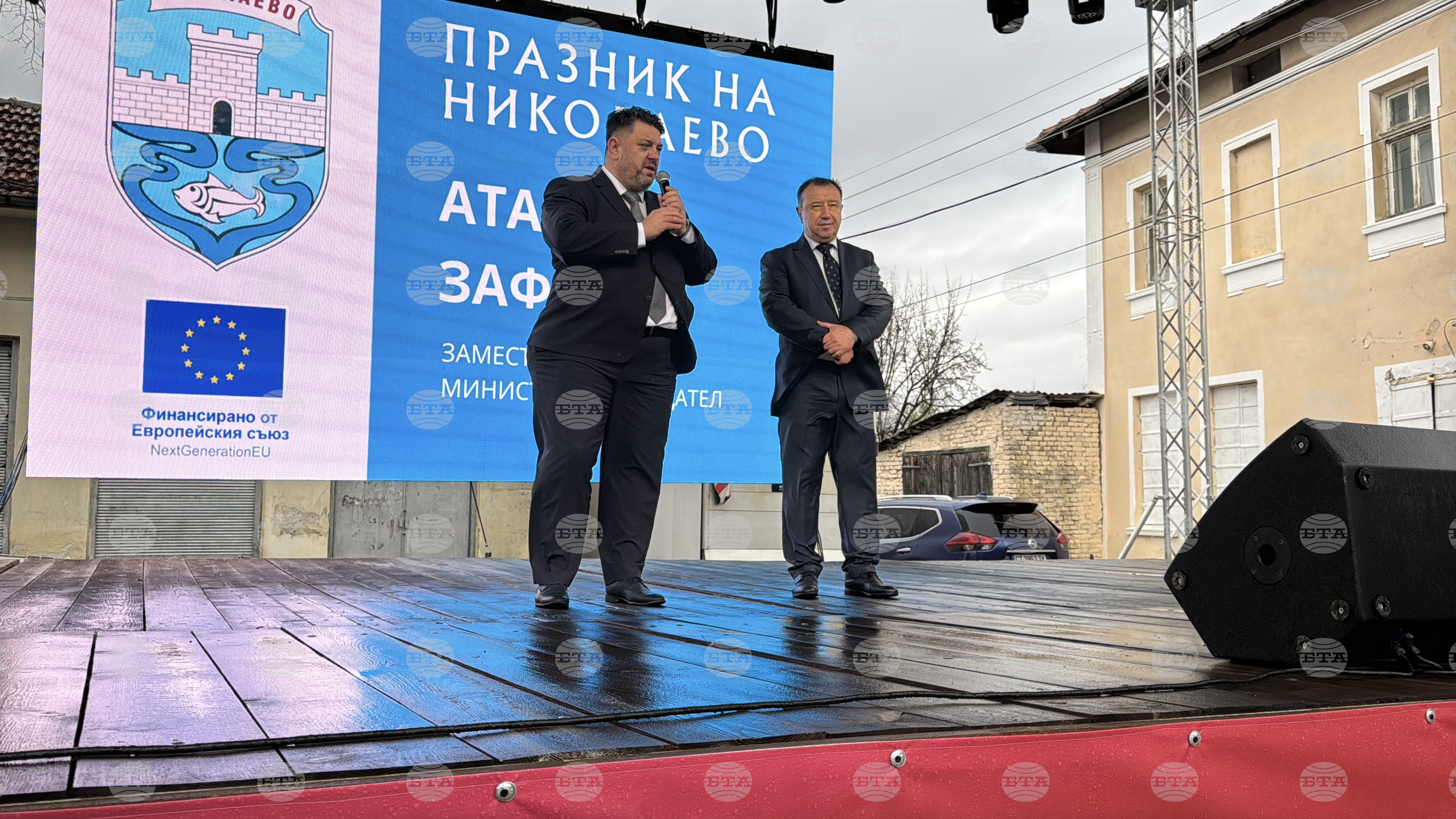 С културна програма и представяне на нови обекти в Николаево отбелязаха официално празника на града