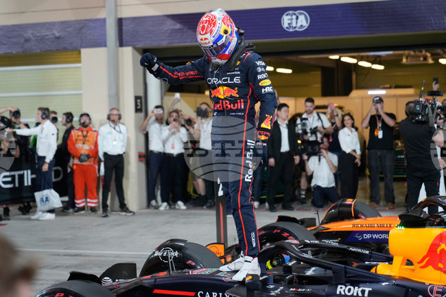 Макс Ферстапен победи пилотите на Макларън в квалификацията на Формула 1 в Абу Даби