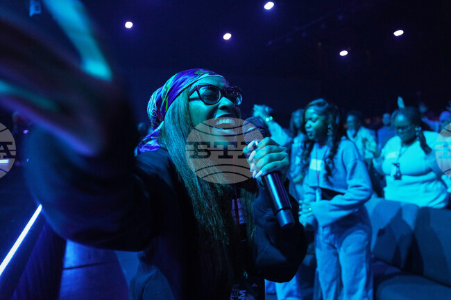 APTOPIX Fast Growing Church