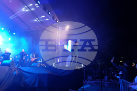 Бургас - празничен концерт и запалване на светлините на коледната елха