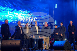 Бургас - празничен концерт и запалване на светлините на коледната елха