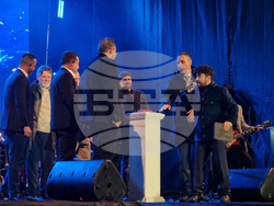 Бургас - празничен концерт и запалване на светлините на коледната елха