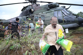 APTOPIX Indonesia Extreme Weather Asia Flooding