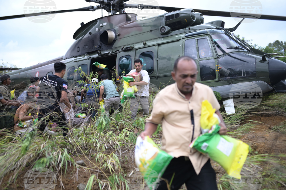 APTOPIX Indonesia Extreme Weather Asia Flooding