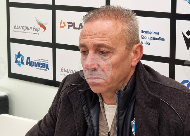 "Доволни сме от себераздаването", каза след успеха над ЦСКА треньорът на Черно море Илиан Илиев