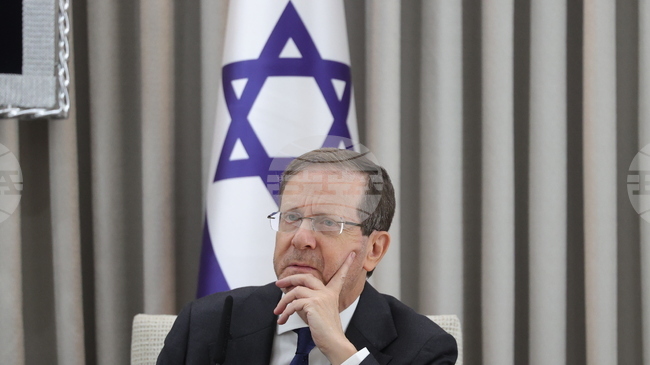 Стрелбата на плажа Бонди в Сидни е "подло" нападение срещу еврейската общност, заяви израелският президент Ицхак Херцог 