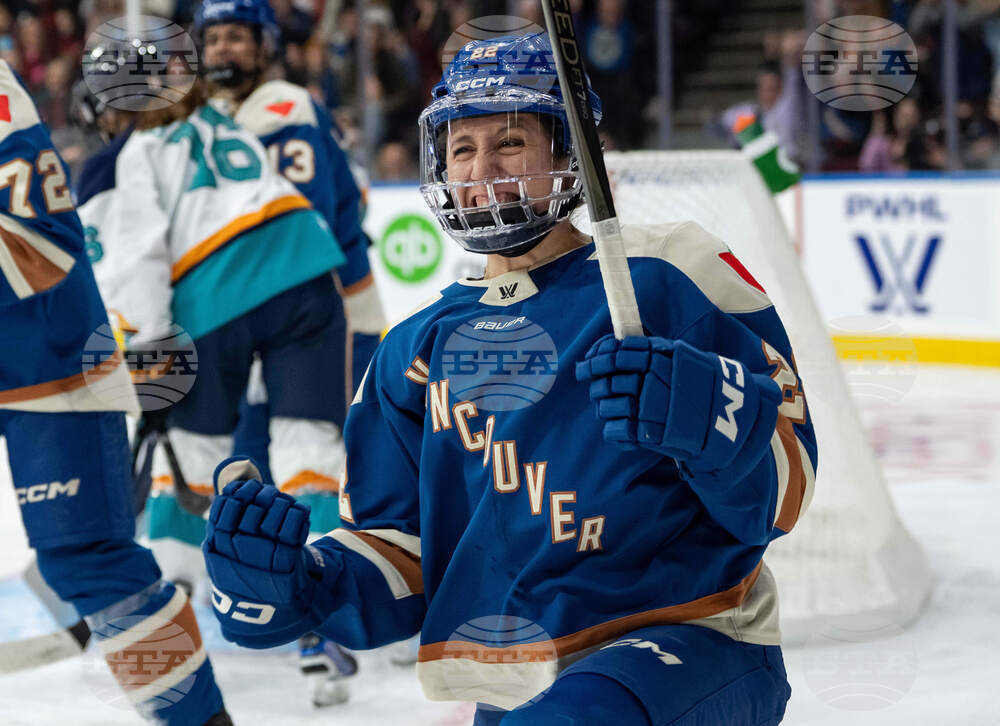 PWHL Sirens Goldeneyes Hockey