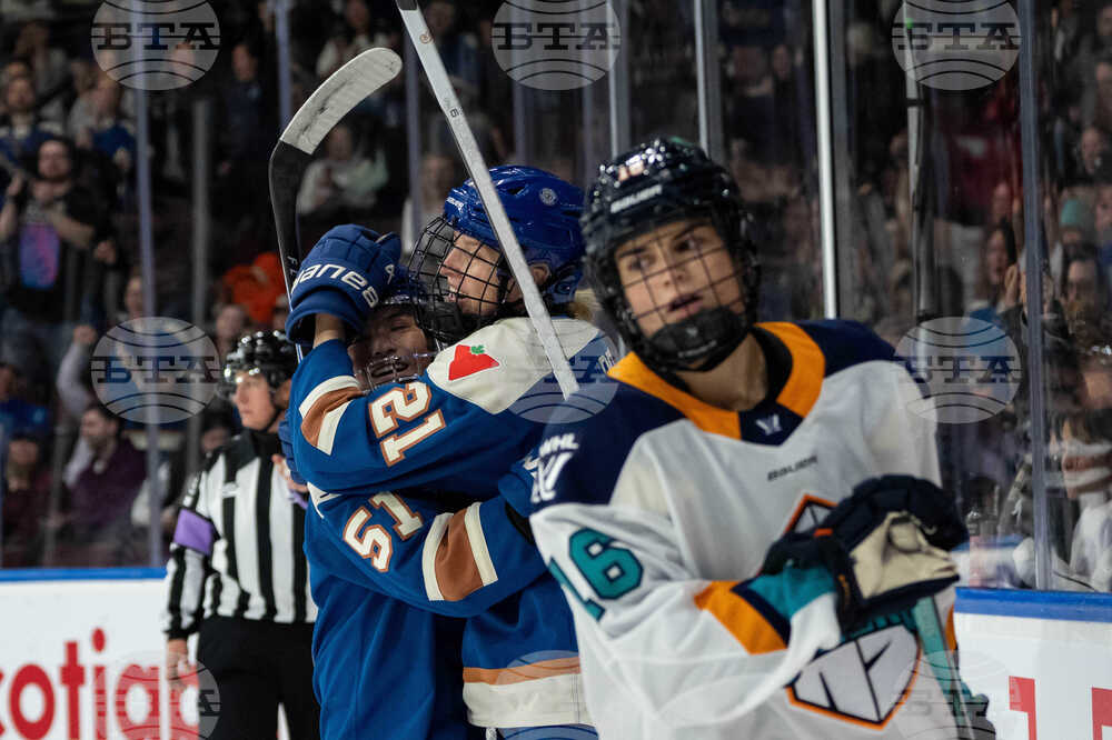 PWHL Sirens Goldeneyes Hockey