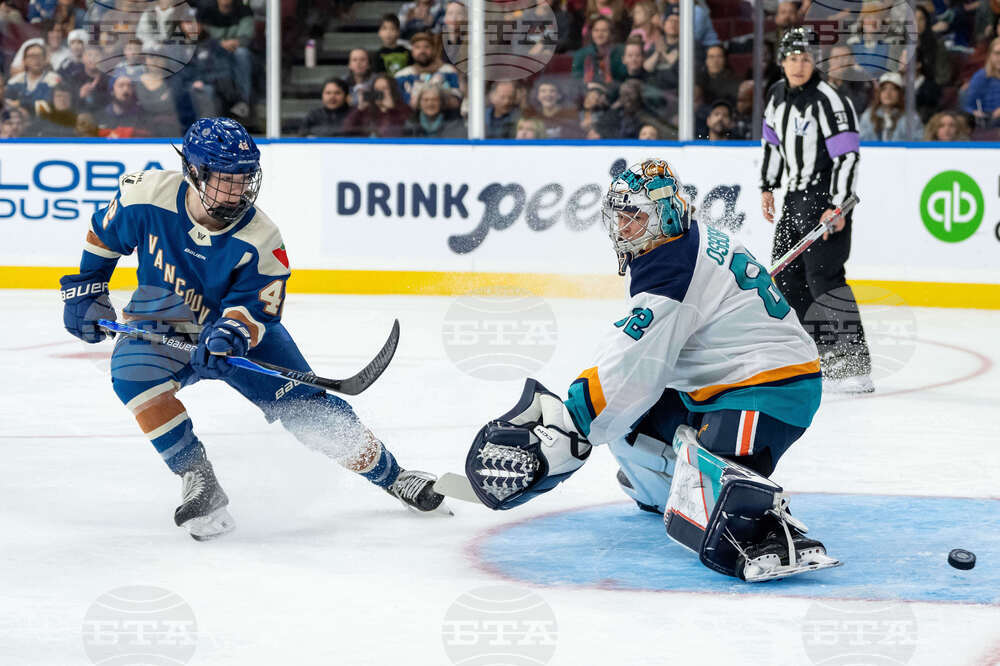 PWHL Sirens Goldeneyes Hockey