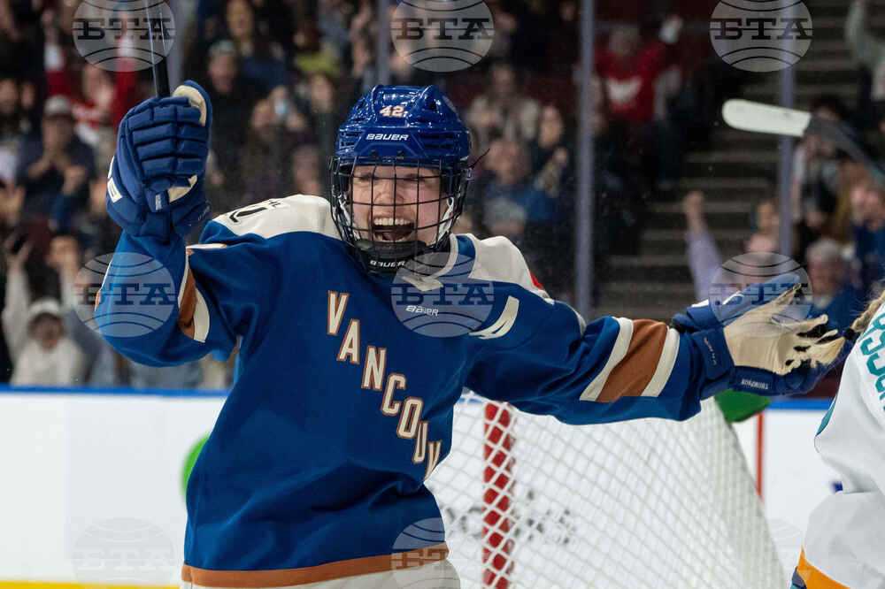 PWHL Sirens Goldeneyes Hockey