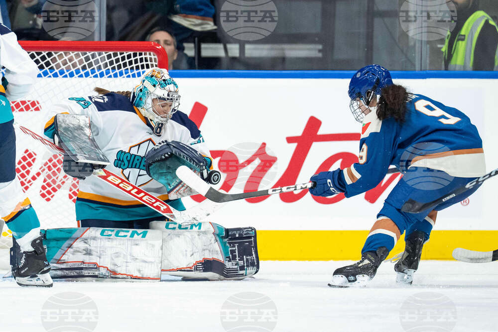 PWHL Sirens Goldeneyes Hockey