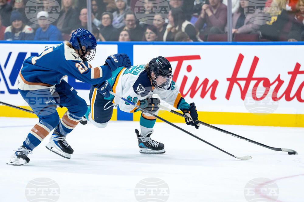 PWHL Sirens Goldeneyes Hockey