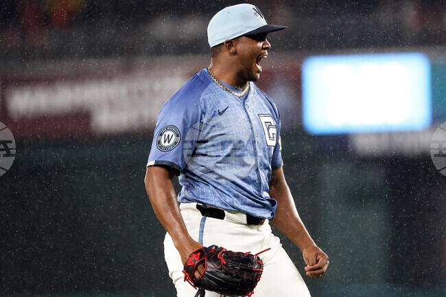 Nationals Mariners Trade Baseball