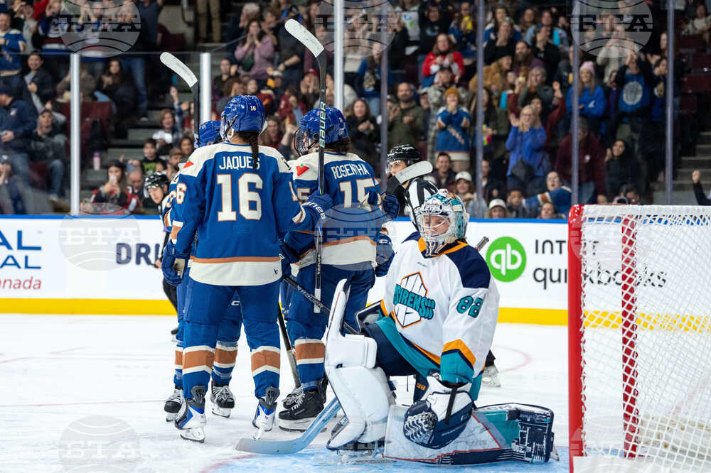 PWHL Sirens Goldeneyes Hockey
